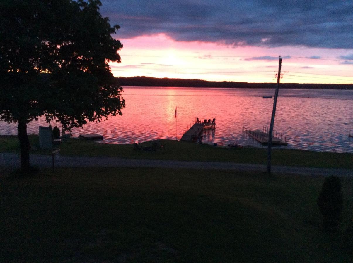 N' This On The Bay -Vacation Suite Wiarton Zewnętrze zdjęcie