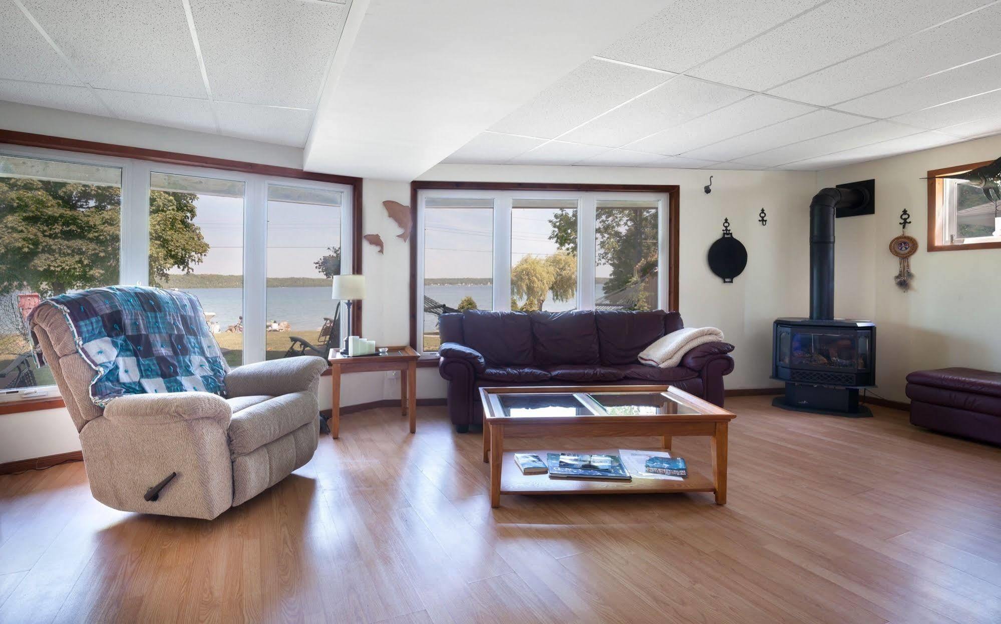 N' This On The Bay -Vacation Suite Wiarton Zewnętrze zdjęcie